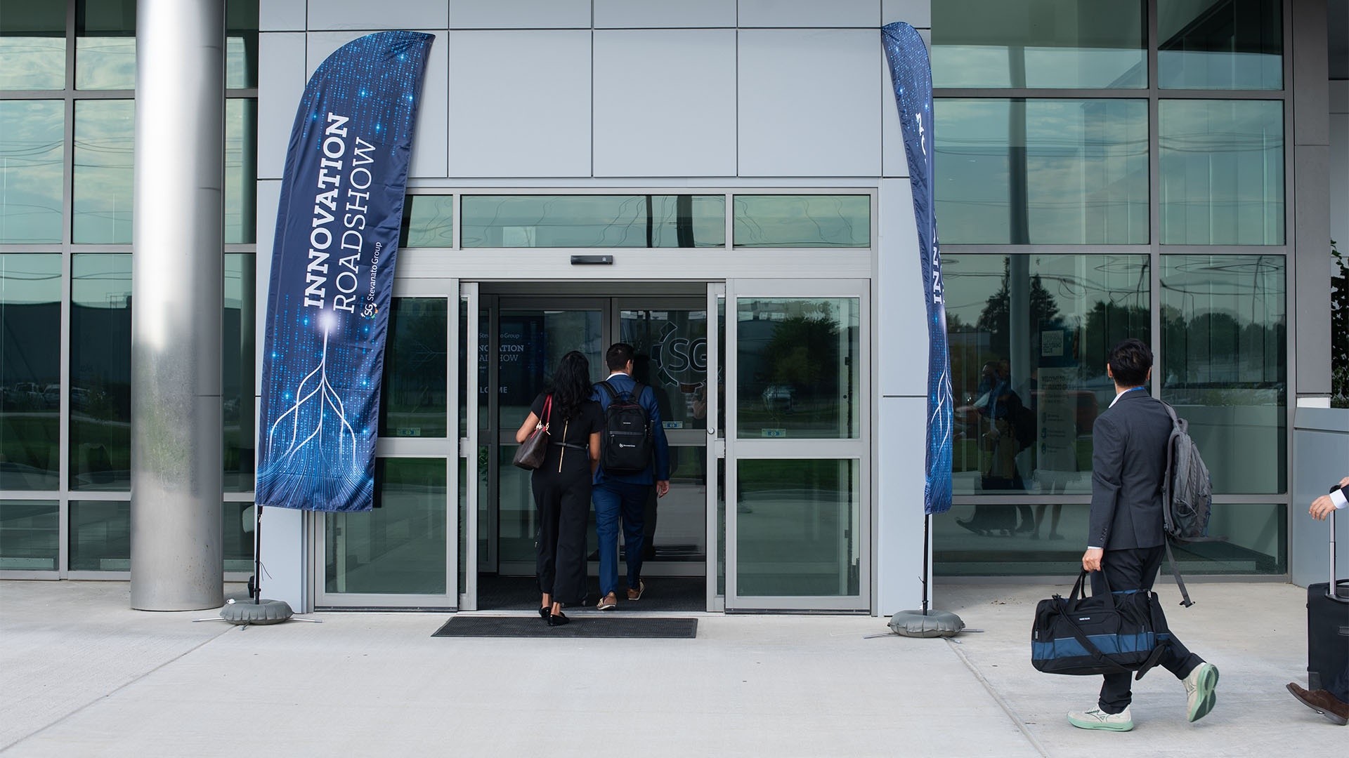 02_innovation_roadshow_entrance_26_09_17