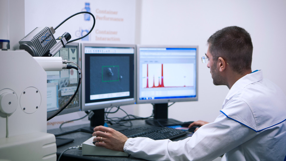 Analytical and Testing Services with SEM